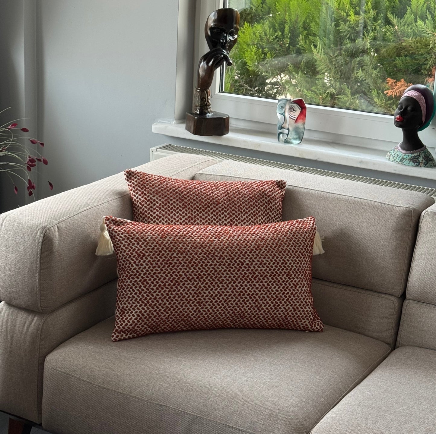 Housse de Coussin ALMA Bordeaux – Jacquard Texturé Élégant