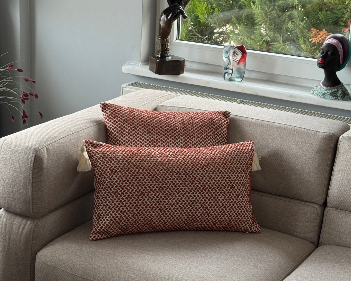Housse de Coussin ALMA Bordeaux – Jacquard Texturé Élégant