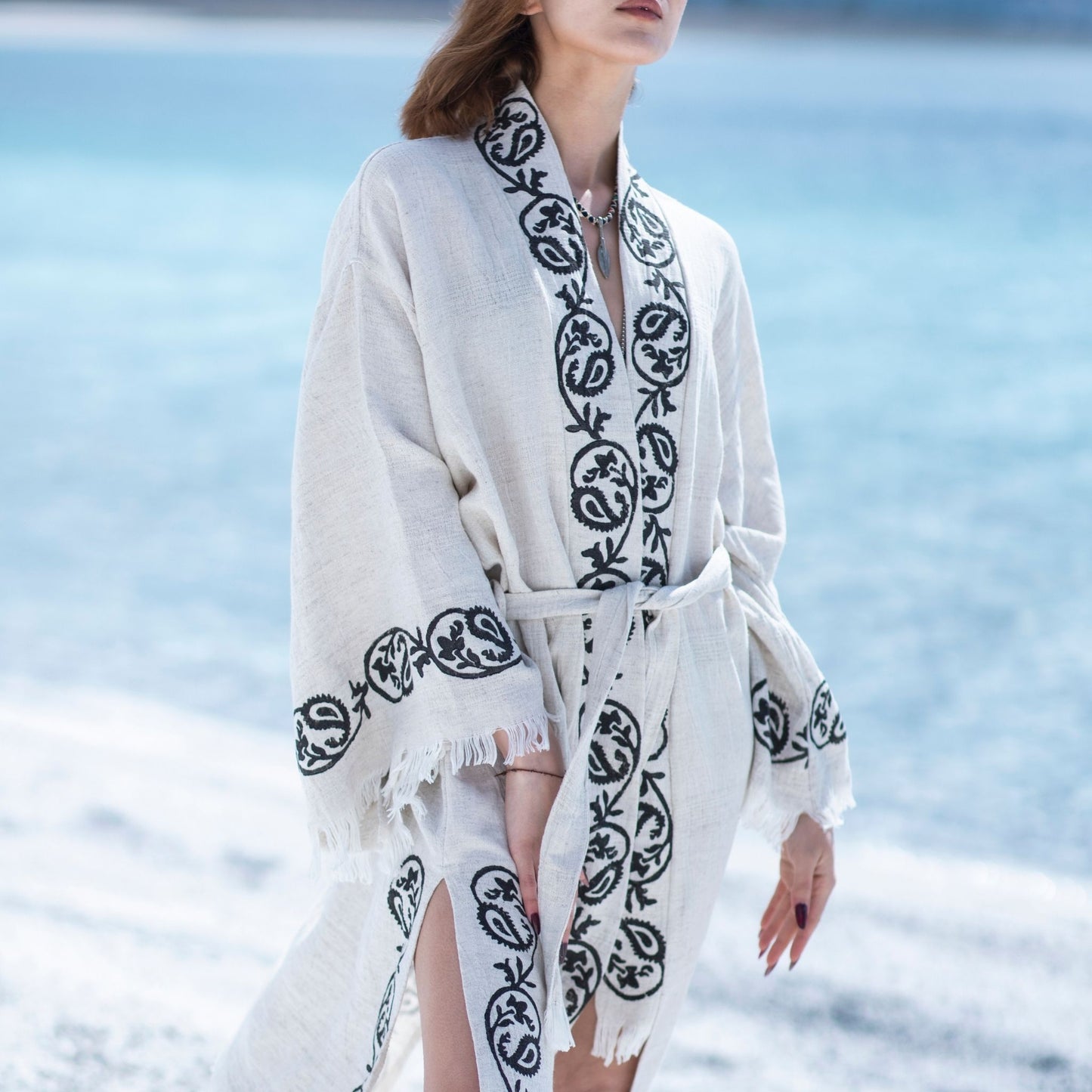 Gaia – Kimono Femme en Coton & Bambu Écru, Élégance Artisanale