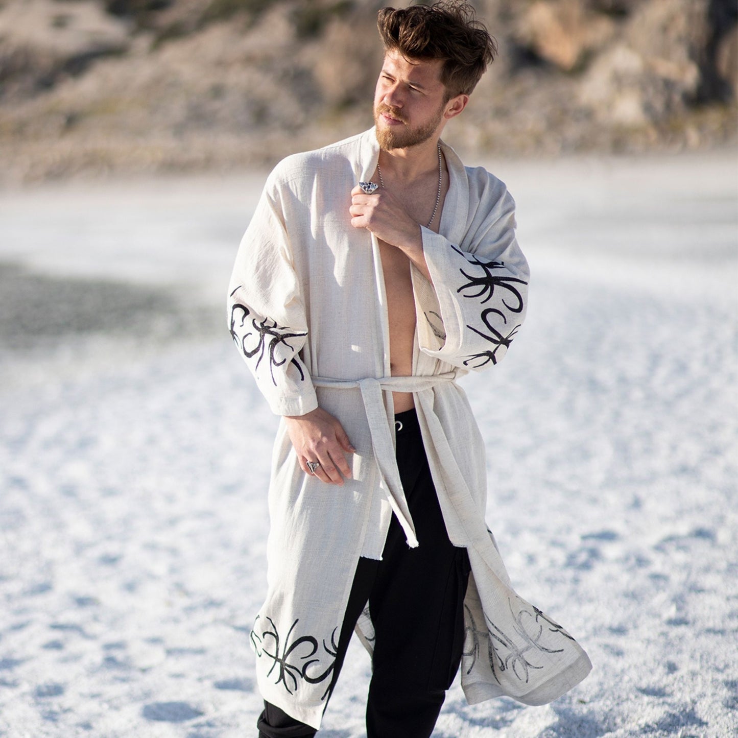 Venus – Kimono Homme en Coton & Chanvre Écru, Élégance Artisanale
