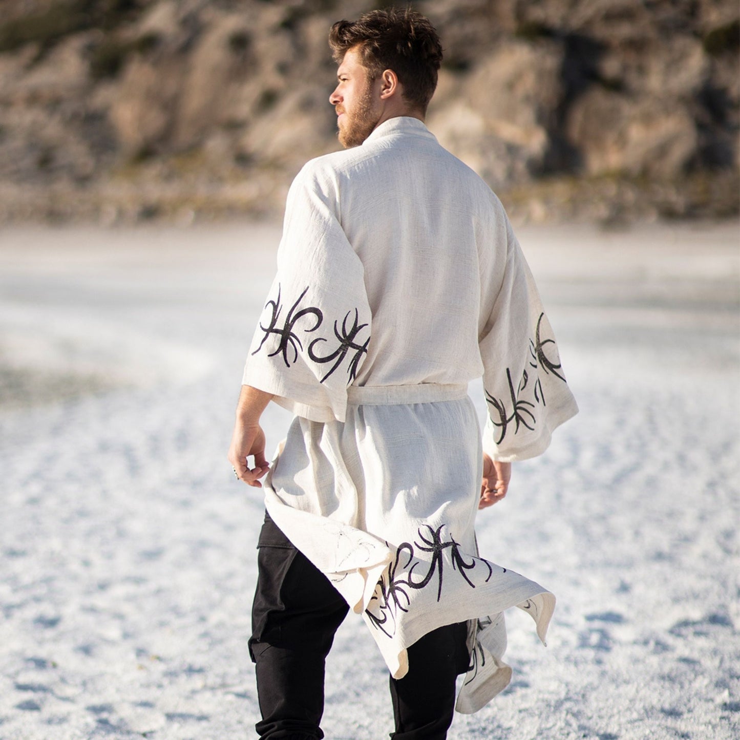 Venus – Kimono Homme en Coton & Chanvre Écru, Élégance Artisanale