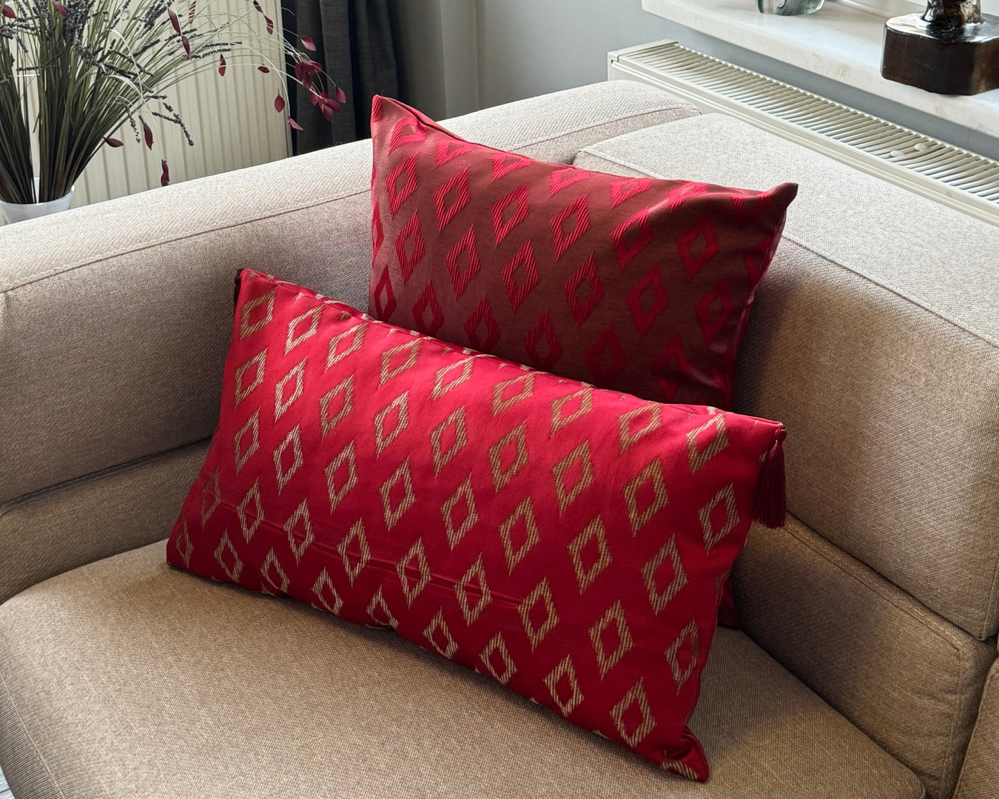 Housse de Coussin MONA en Satin – Douceur Élégante & Finition Brillante