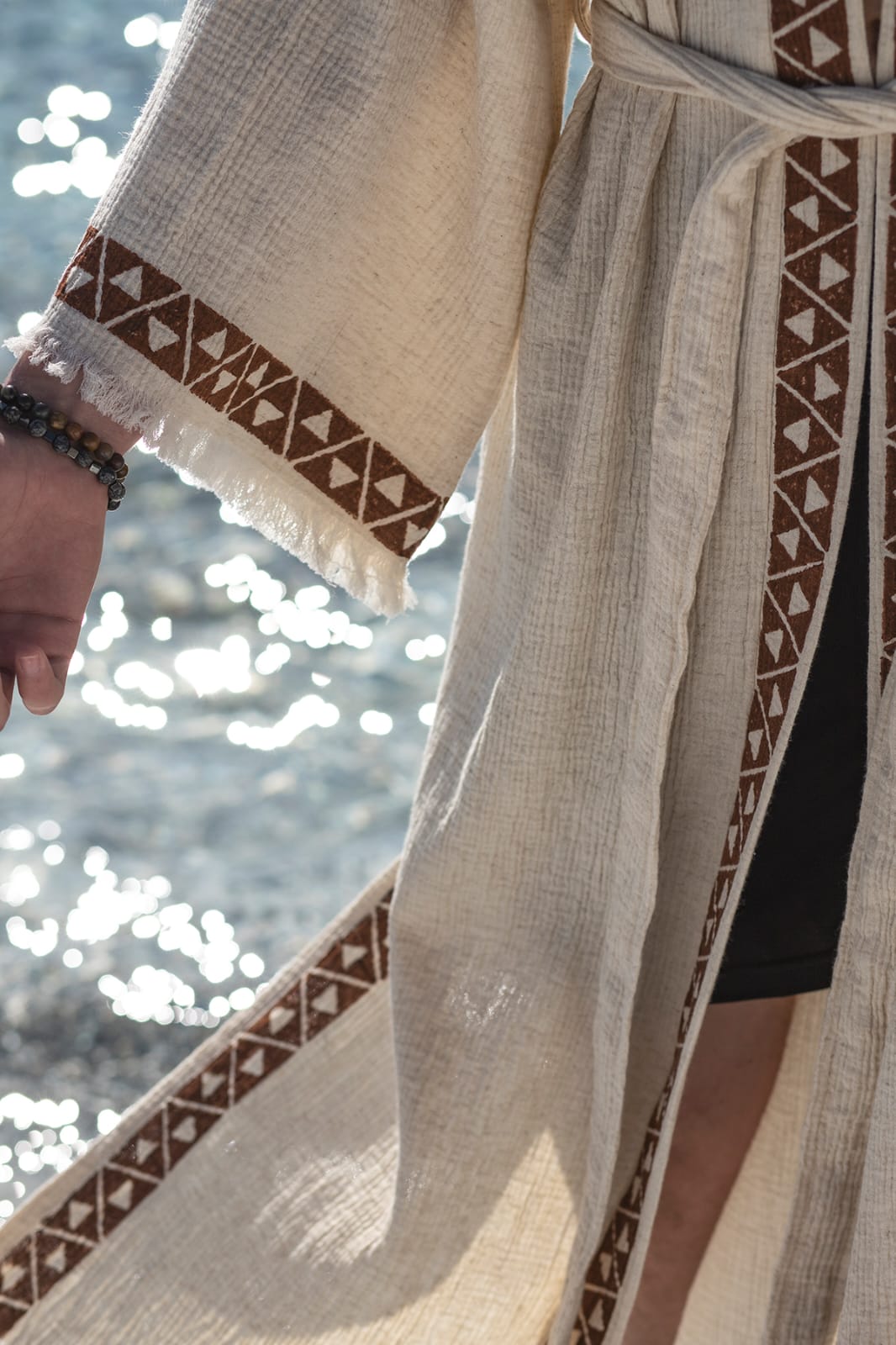 Kimono Homme Ares Écru – Coton & Chanvre | Élégance Naturelle & Artisanat Authentiquee naturelle & artisanat authentique