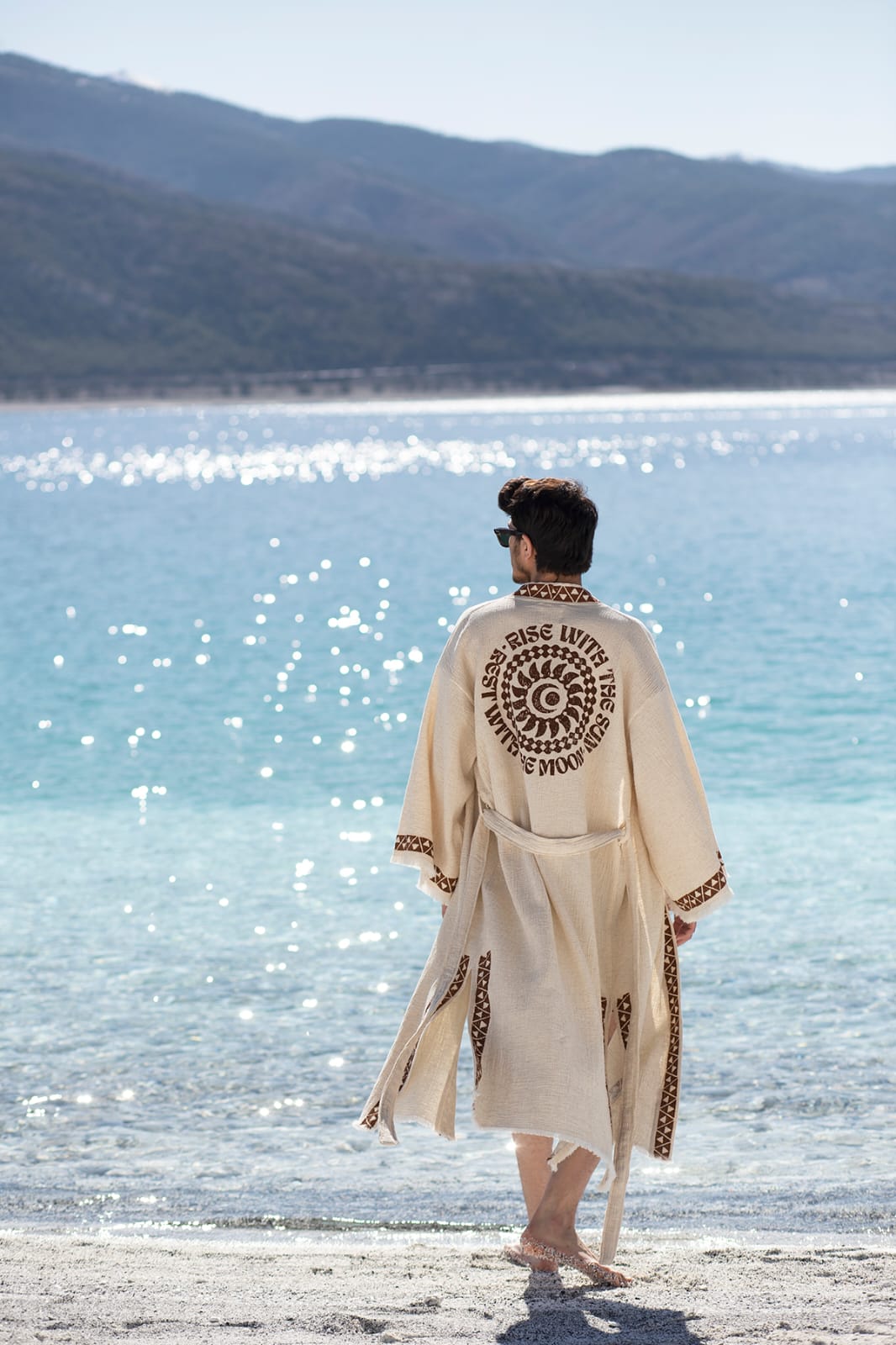 Kimono Homme Ares Écru – Coton & Chanvre | Élégance Naturelle & Artisanat Authentiquee naturelle & artisanat authentique