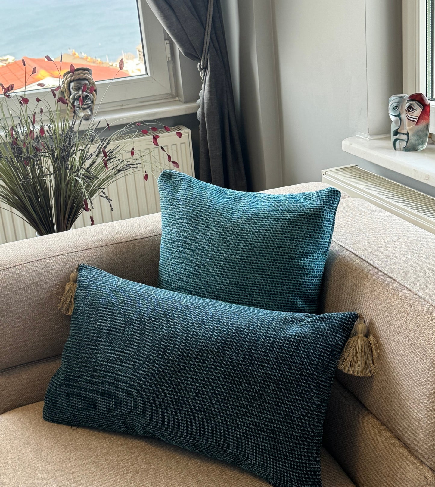 Housse de Coussin IKAT Bleu – Motif Ethnique & Élégance Artisanale