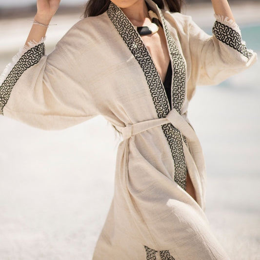 Troya – Kimono Femme en Coton Écru, Élégance Artisanale