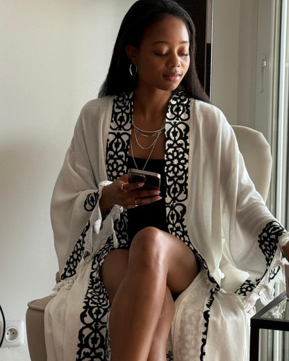 Medus: Artisan Kimono en coton imprimé à la pierre – Tenue durable pour la plage et la détente