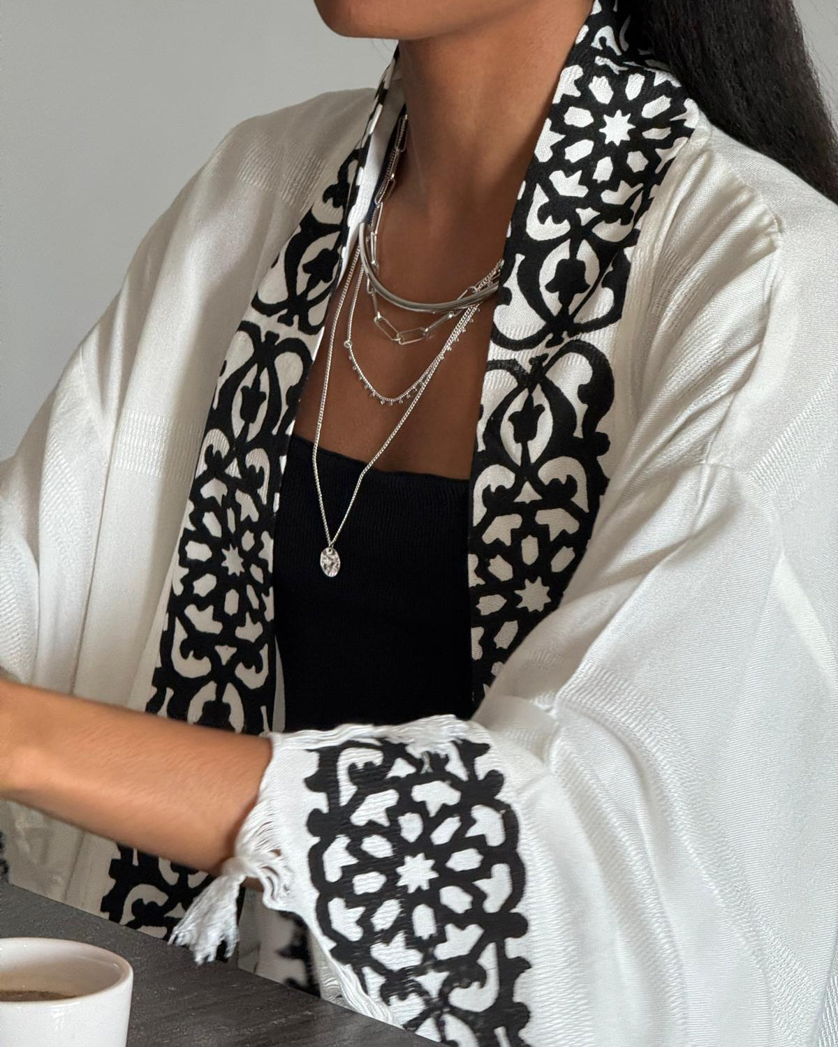 Medus: Artisan Kimono en coton imprimé à la pierre – Tenue durable pour la plage et la détente